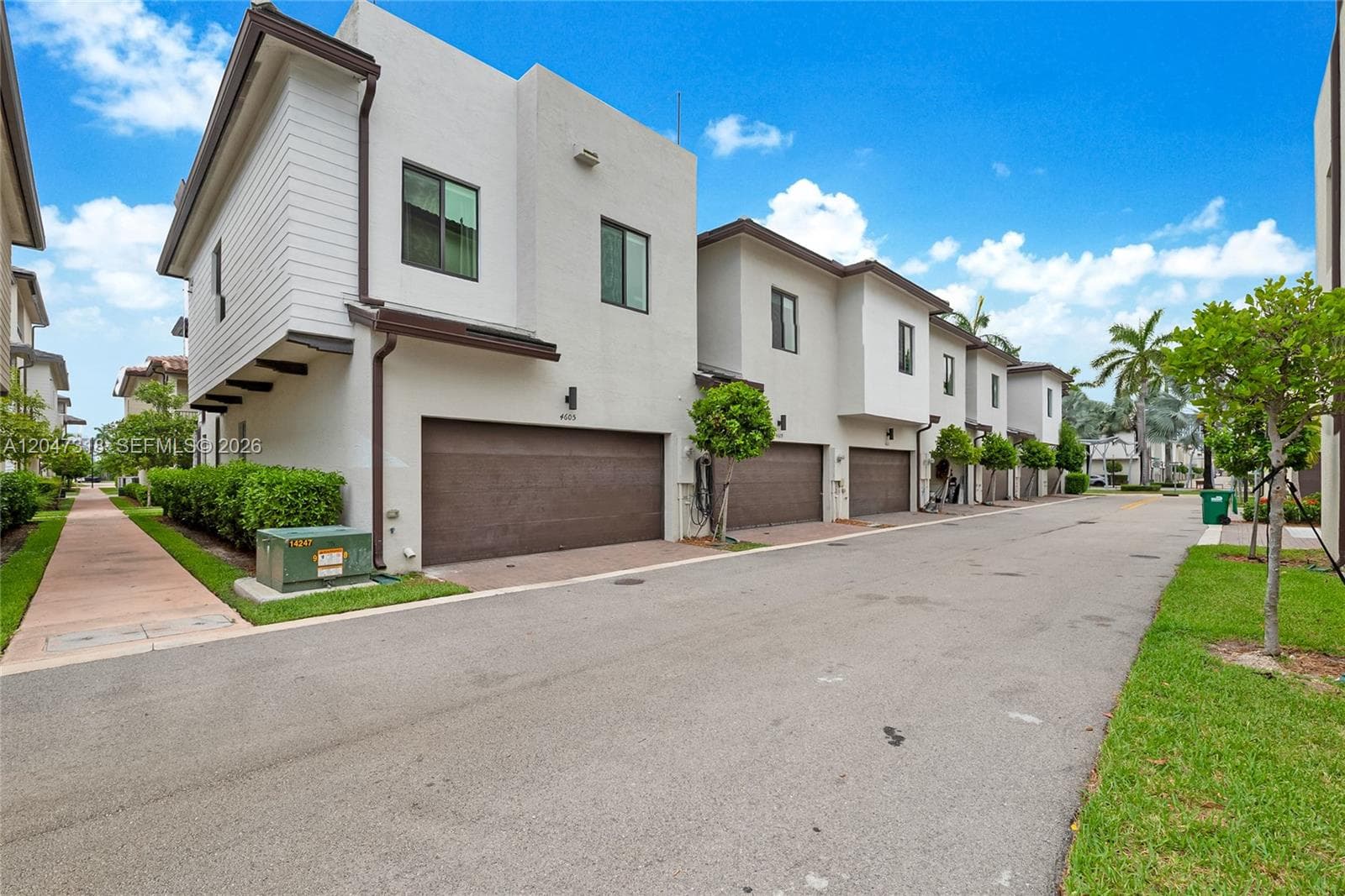 4605 NW 83rd Path, Doral FL 33166 photo 2
