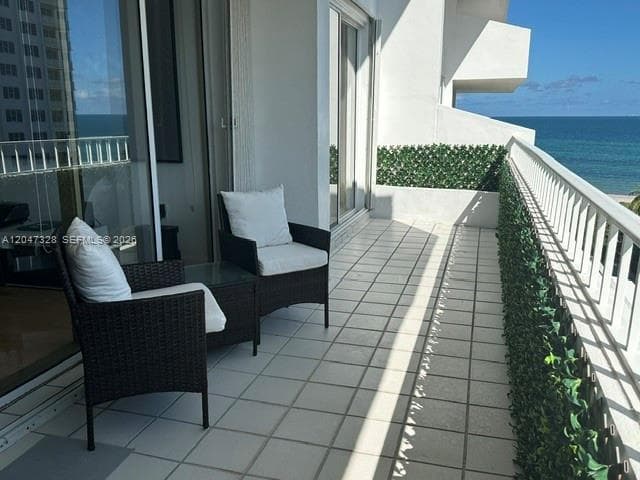 199 Ocean Lane Dr # 903, Key Biscayne FL 33149