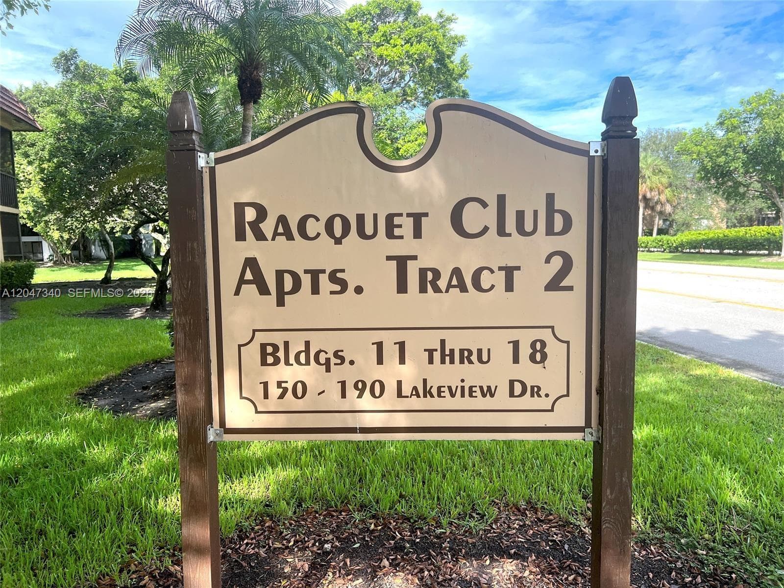 182 Lakeview Dr # 204, Weston FL 33326