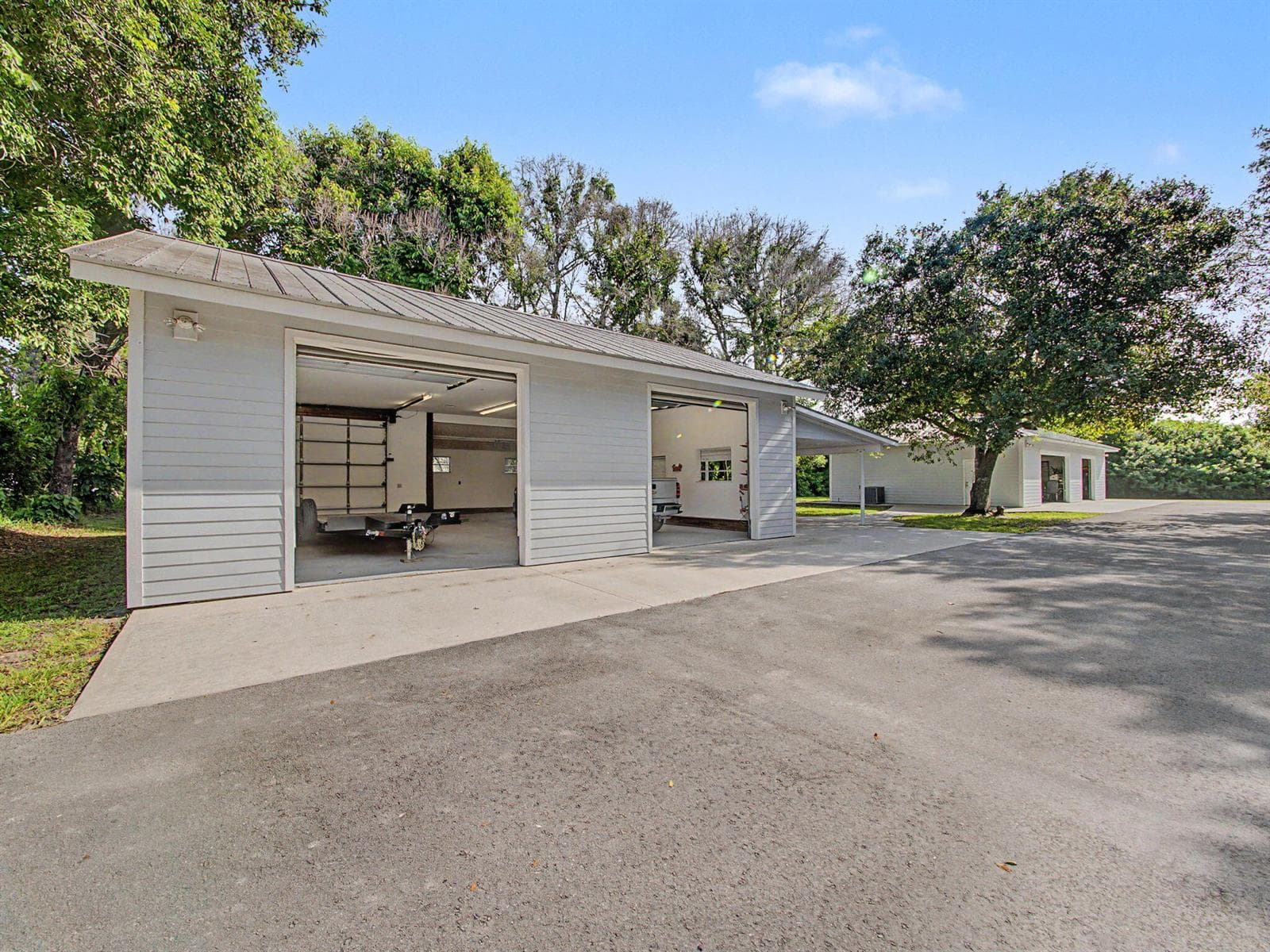 5625 SE Ault Avenue, Stuart FL 34997 photo 2