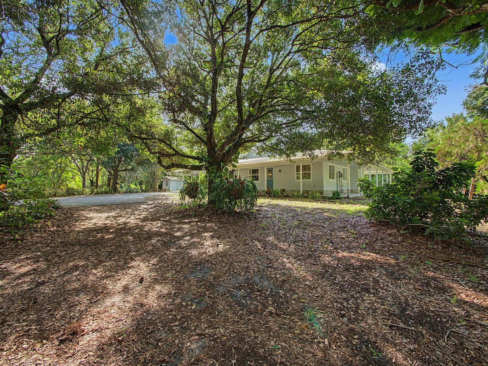 5625 SE Ault Avenue, Stuart FL 34997 photo 4