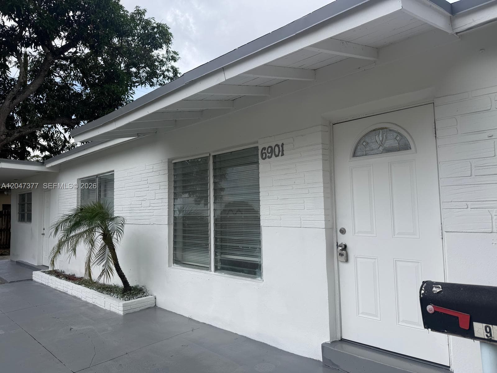 6901 Thomas St, Hollywood FL 33024
