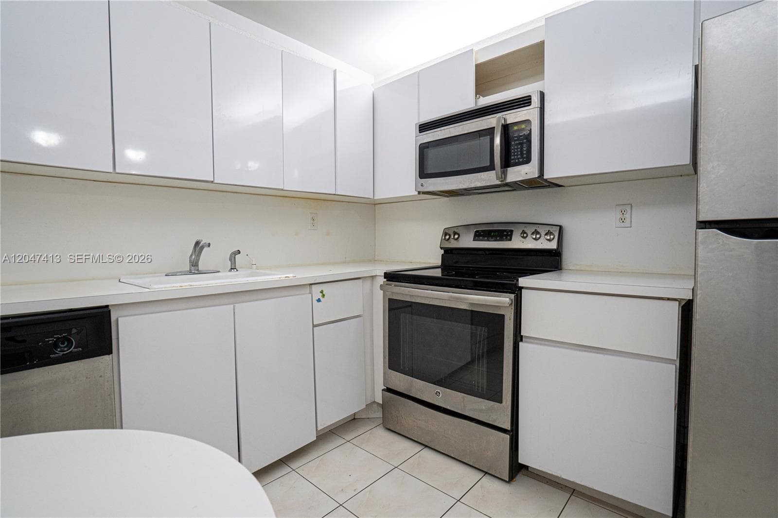 600 Three Islands Blvd # 316, Hallandale Beach FL 33009 photo 2