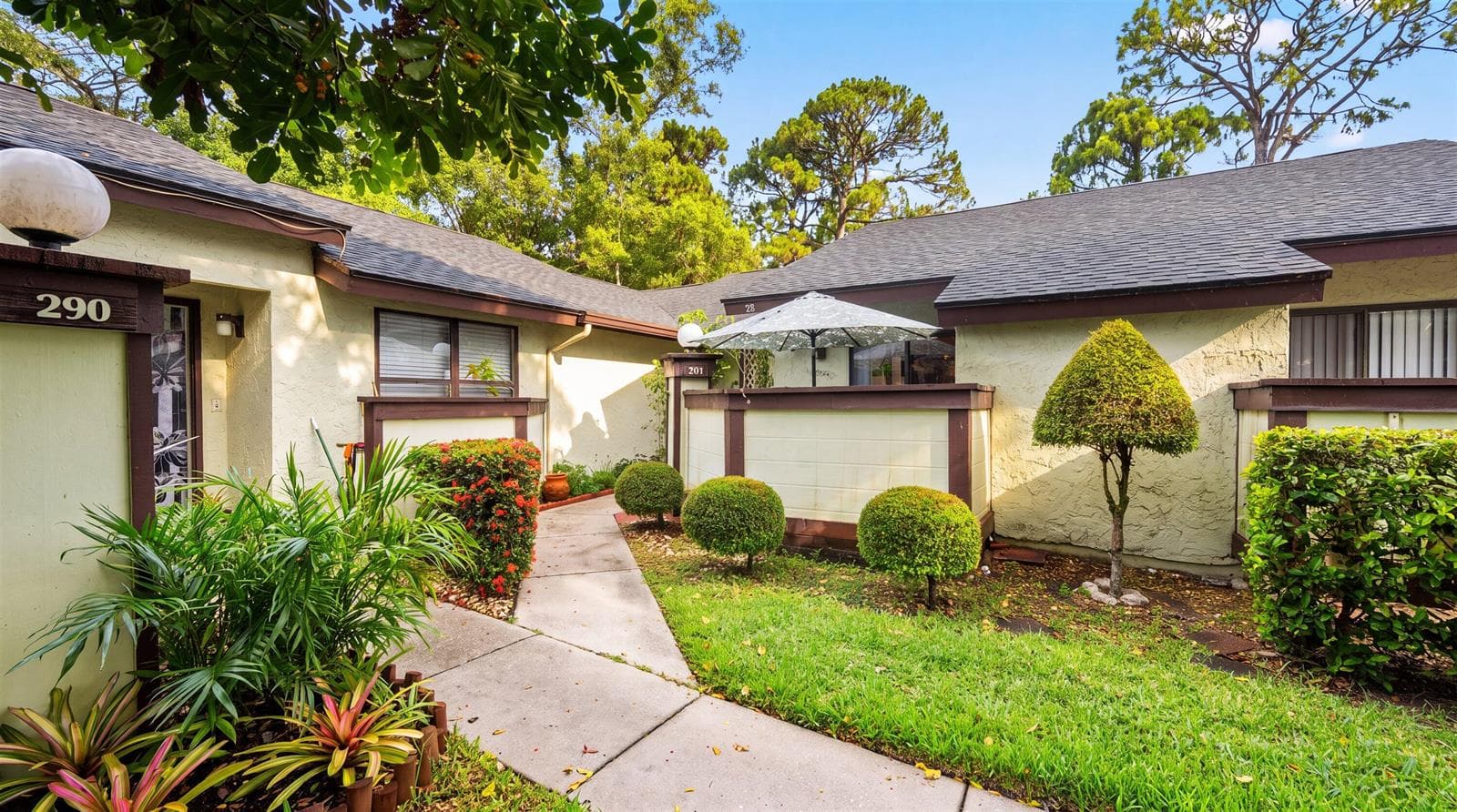 291 Amber Court, Royal Palm Beach FL 33411 photo 2