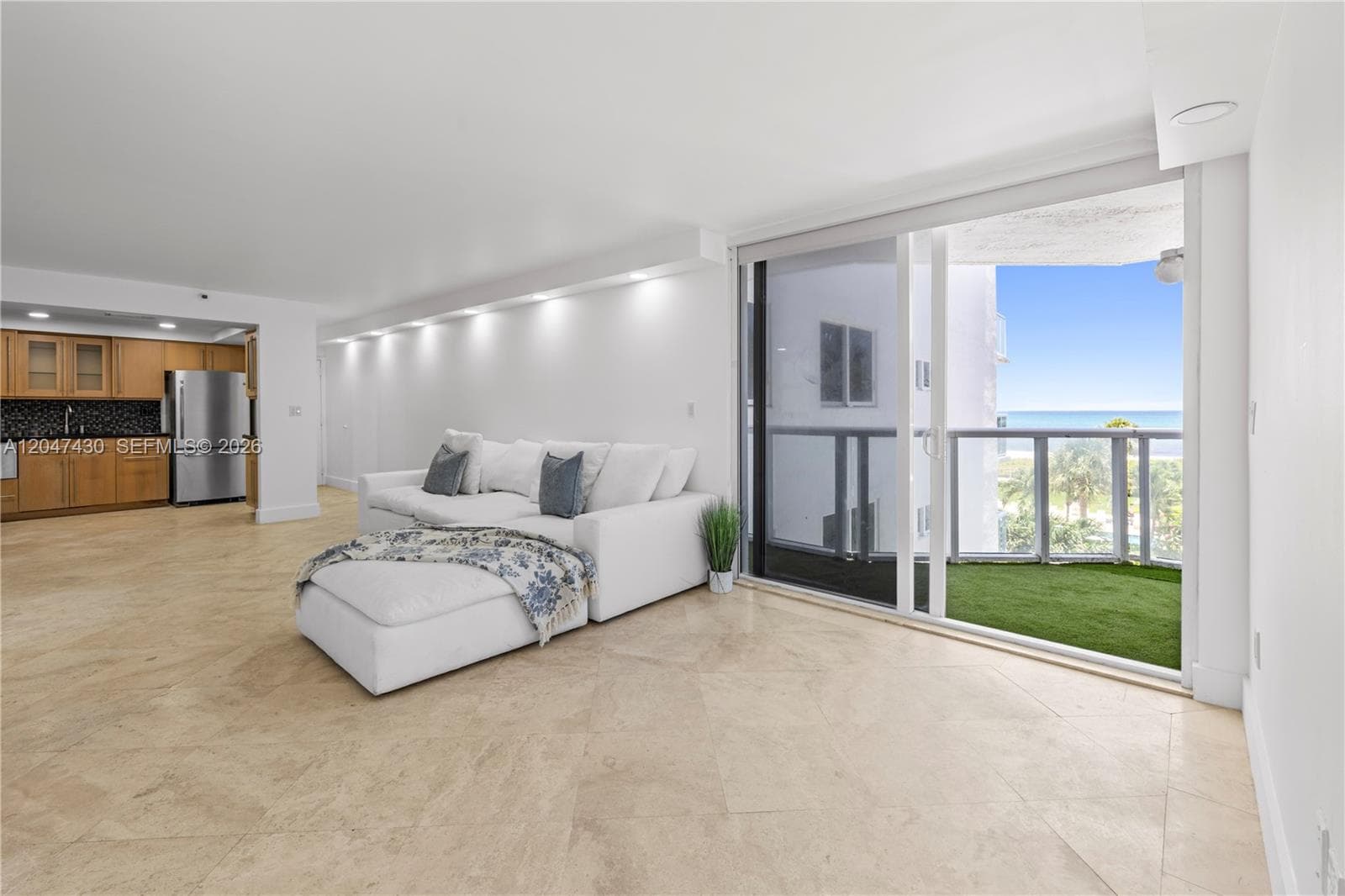 2457 Collins Ave # 406, Miami Beach FL 33140 photo 4
