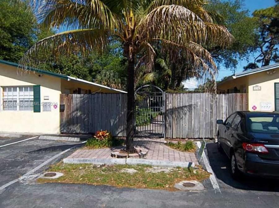 716 SW 14th Ave # 3, Fort Lauderdale FL 33312 photo 2