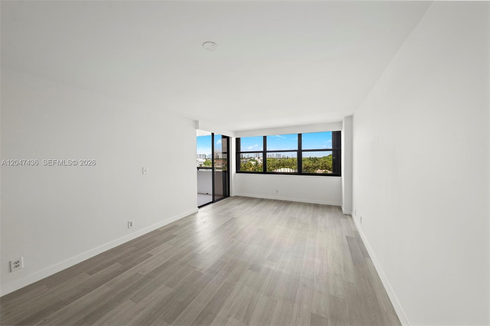2555 Collins Ave # 706, Miami Beach FL 33140 photo 2