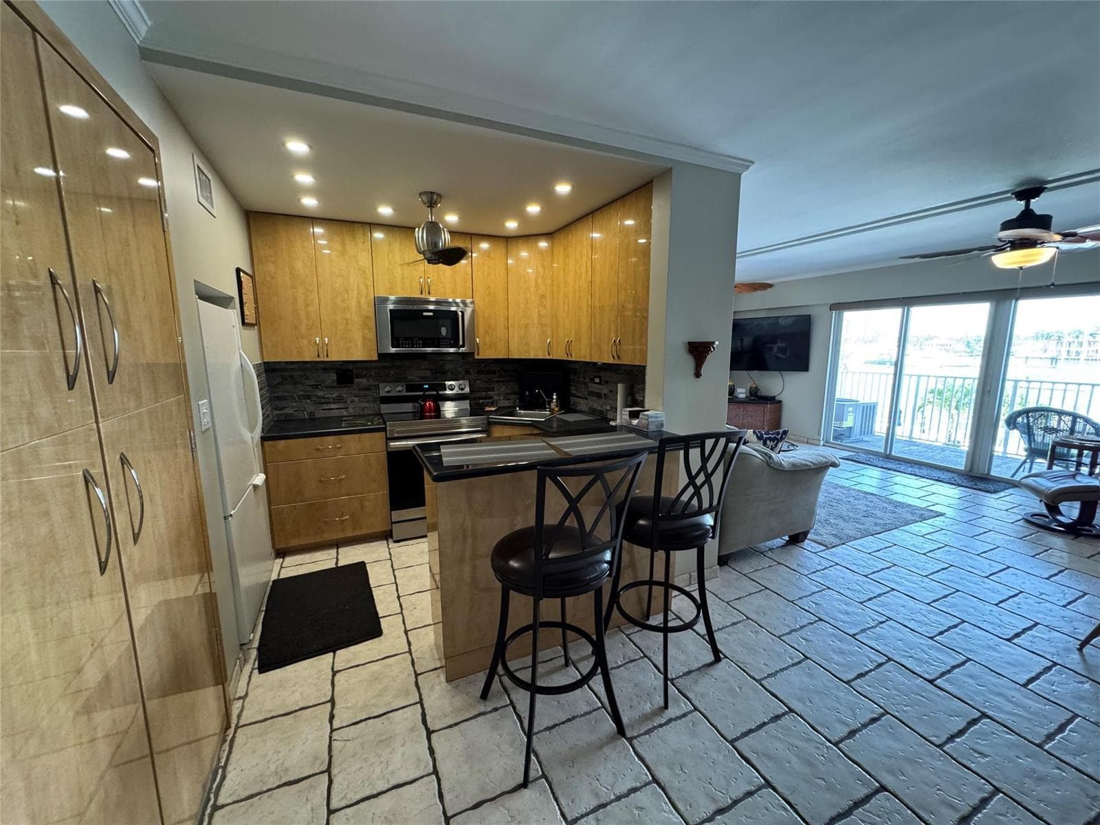 95 N Birch Road # 301, Fort Lauderdale FL 33304 photo 4