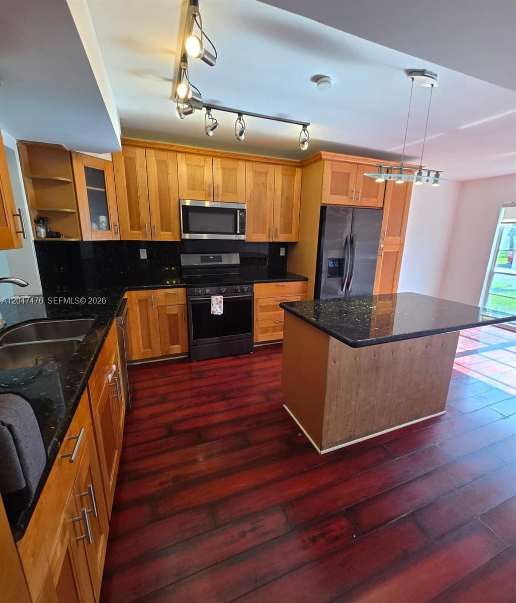 926 NE 27th Ave # 926, Hallandale Beach FL 33009 photo 2