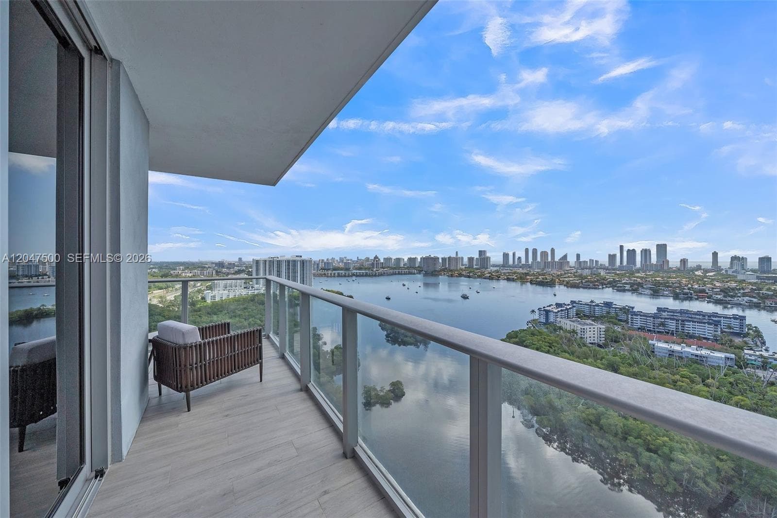 16385 Biscayne Blvd # 2707, North Miami Beach FL 33160