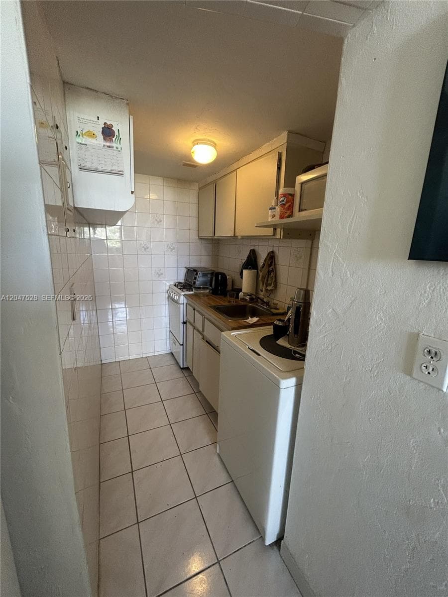 6484 Indian Creek Dr # 303, Miami Beach, FL 33141 photo 2