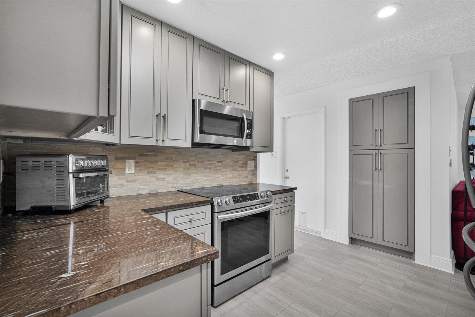 1050 NW 73rd Terrace, Margate FL 33063 photo 4