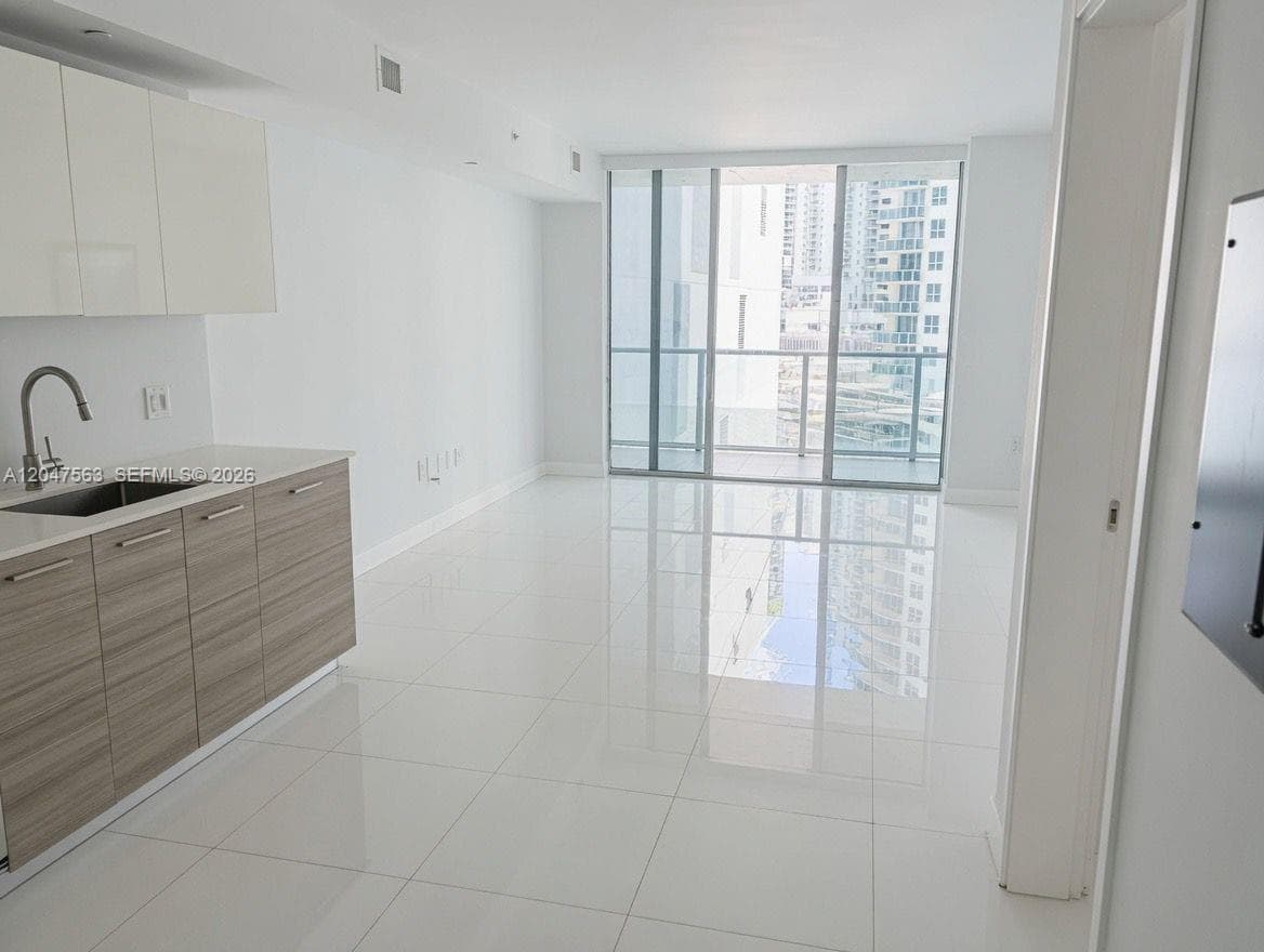 1300 Brickell Bay Dr # 1110, Miami FL 33131 photo 5