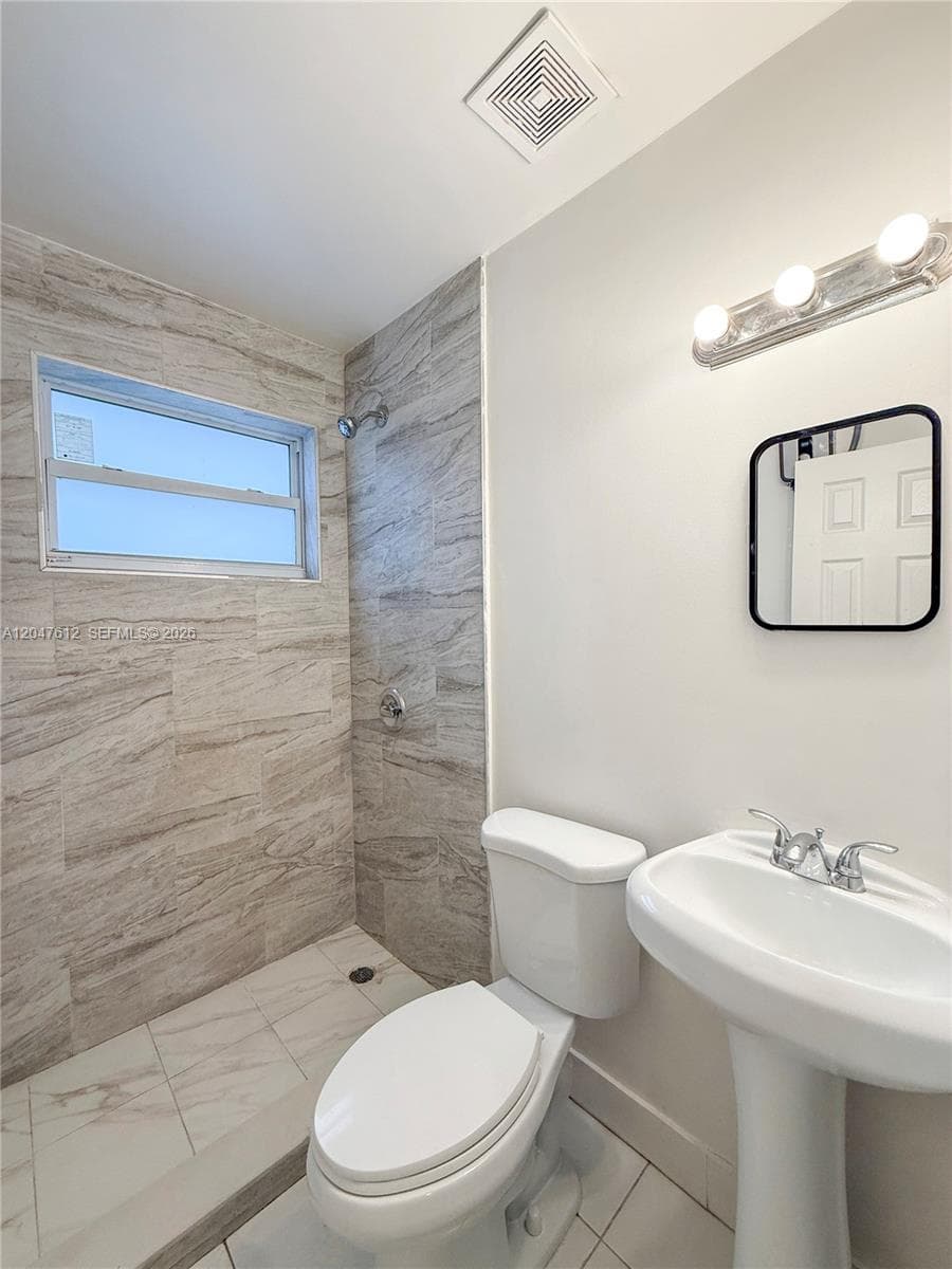 2 SW 6th Ave # 4, Dania Beach FL 33004 photo 4