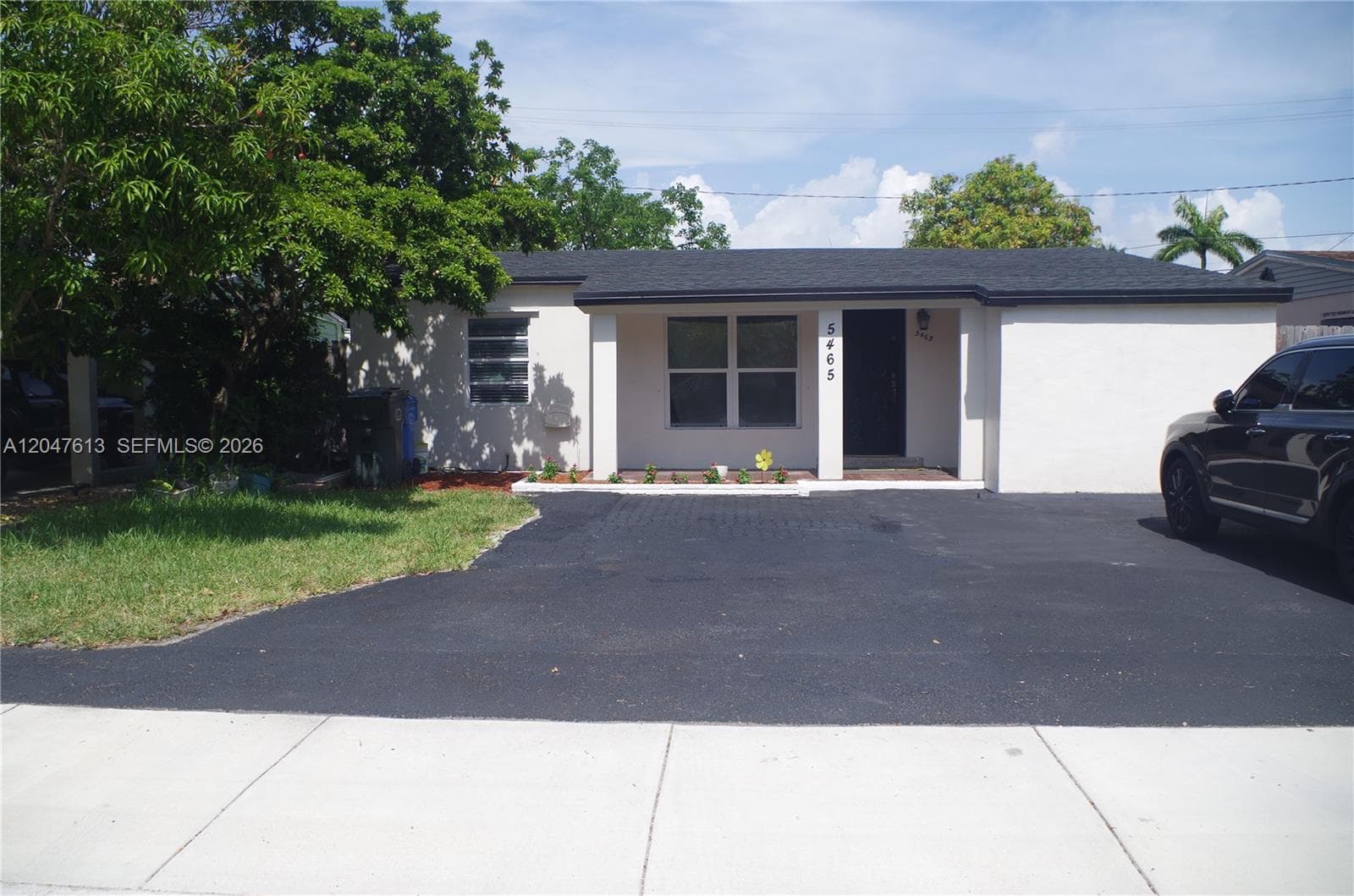 5465 N Andrews Ave, Oakland Park FL 33309 photo 2