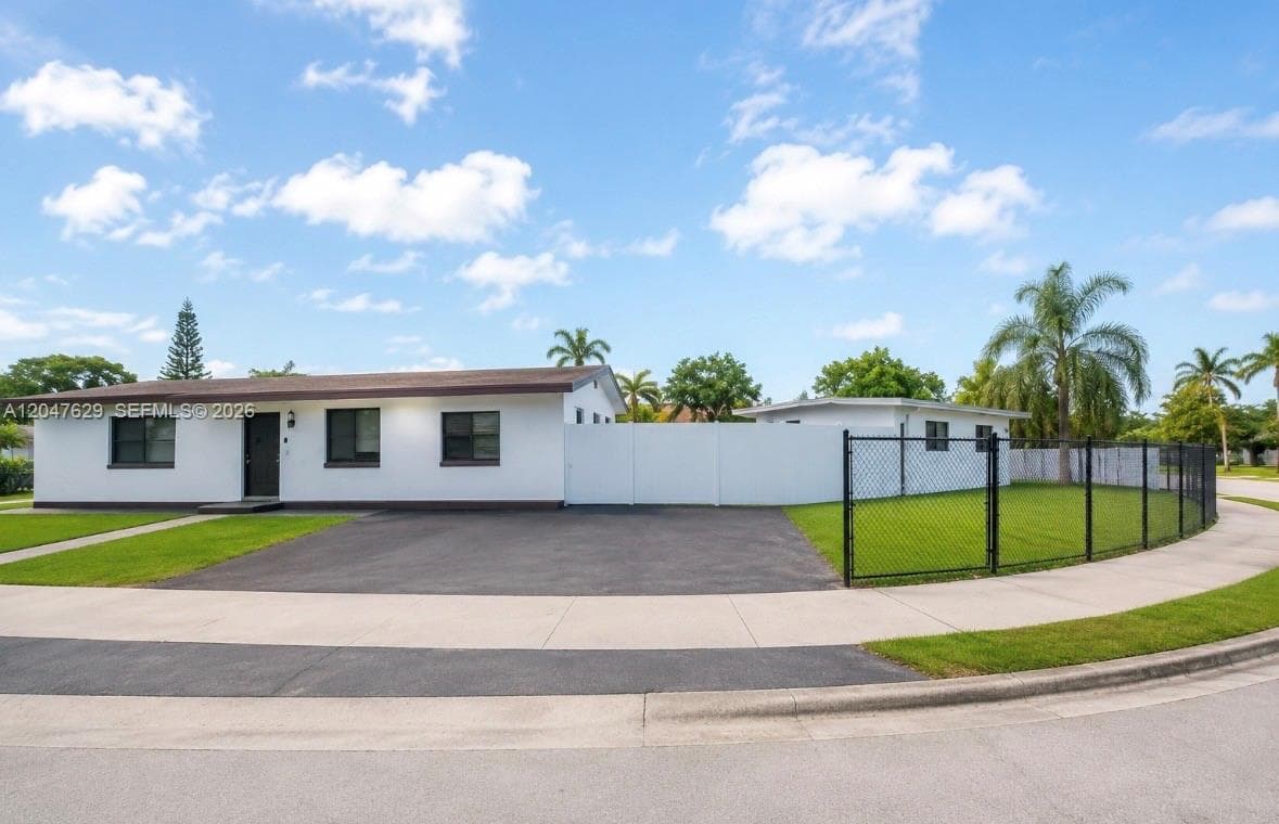 10955 SW 223rd St, Miami FL 33170 photo 2
