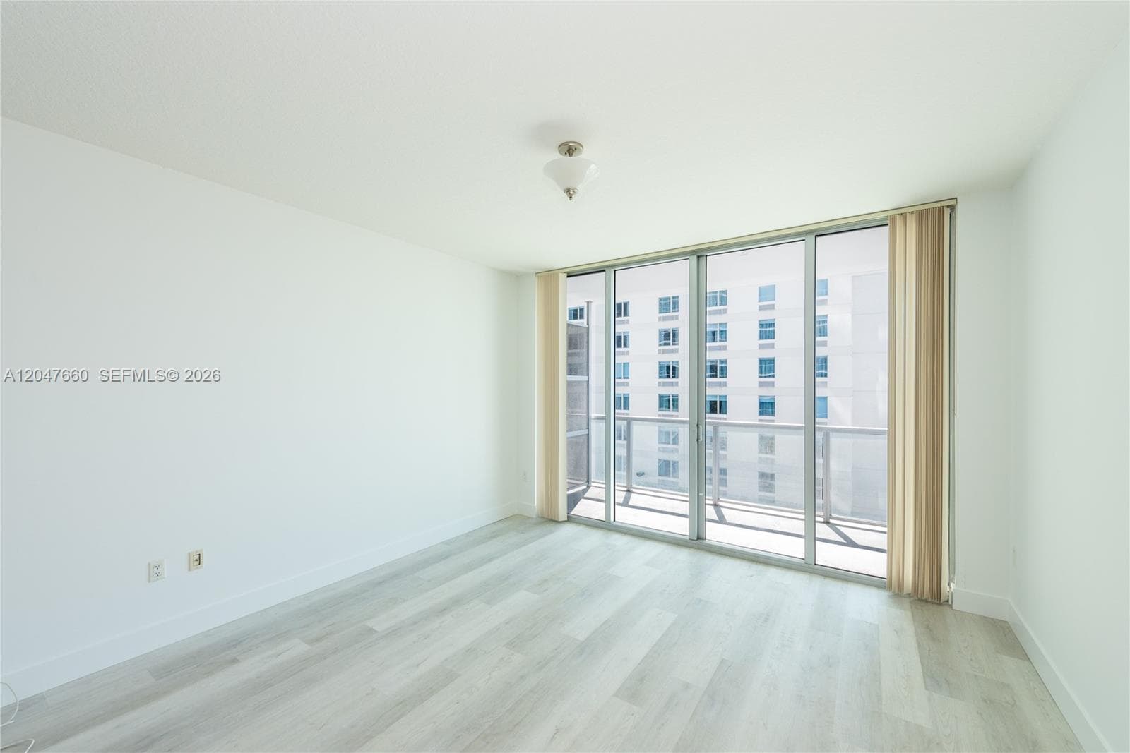 79 SW 12th St # 1105-S, Miami FL 33130 photo 4