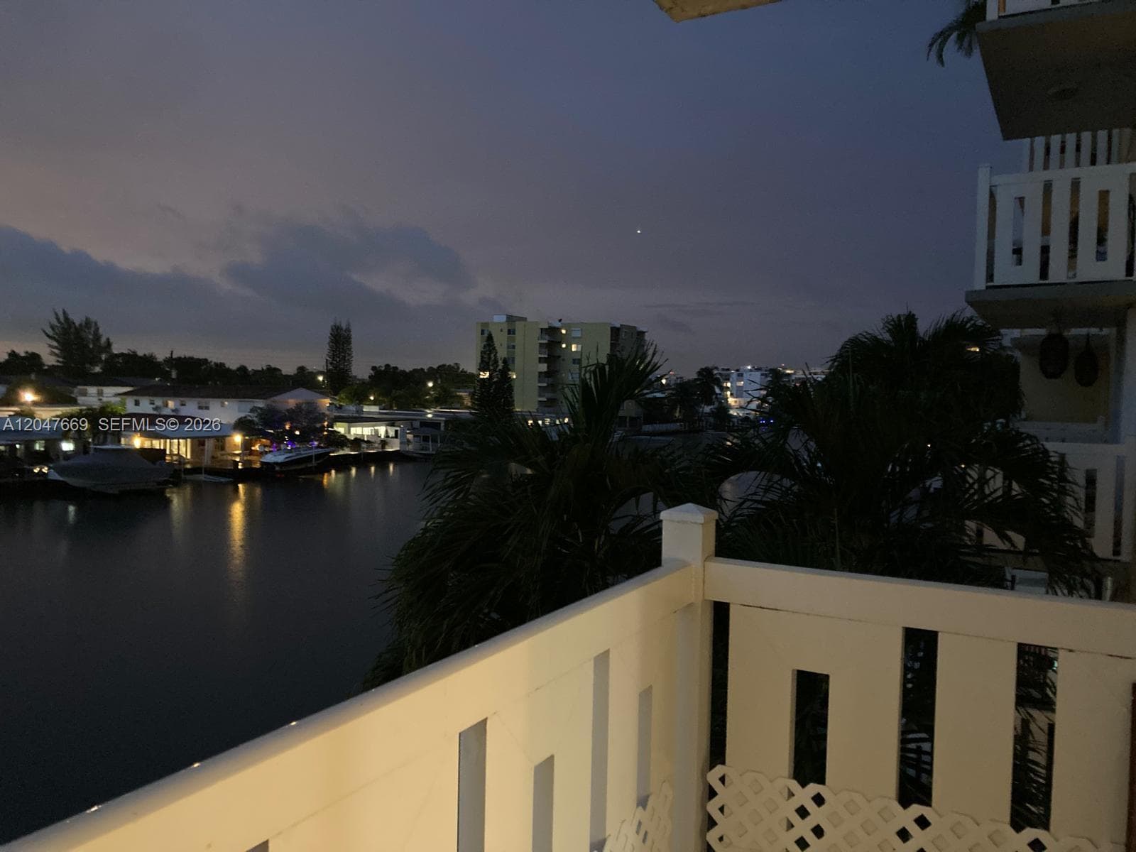 7900 Tatum Waterway Dr # 305, Miami Beach FL 33141 photo 4