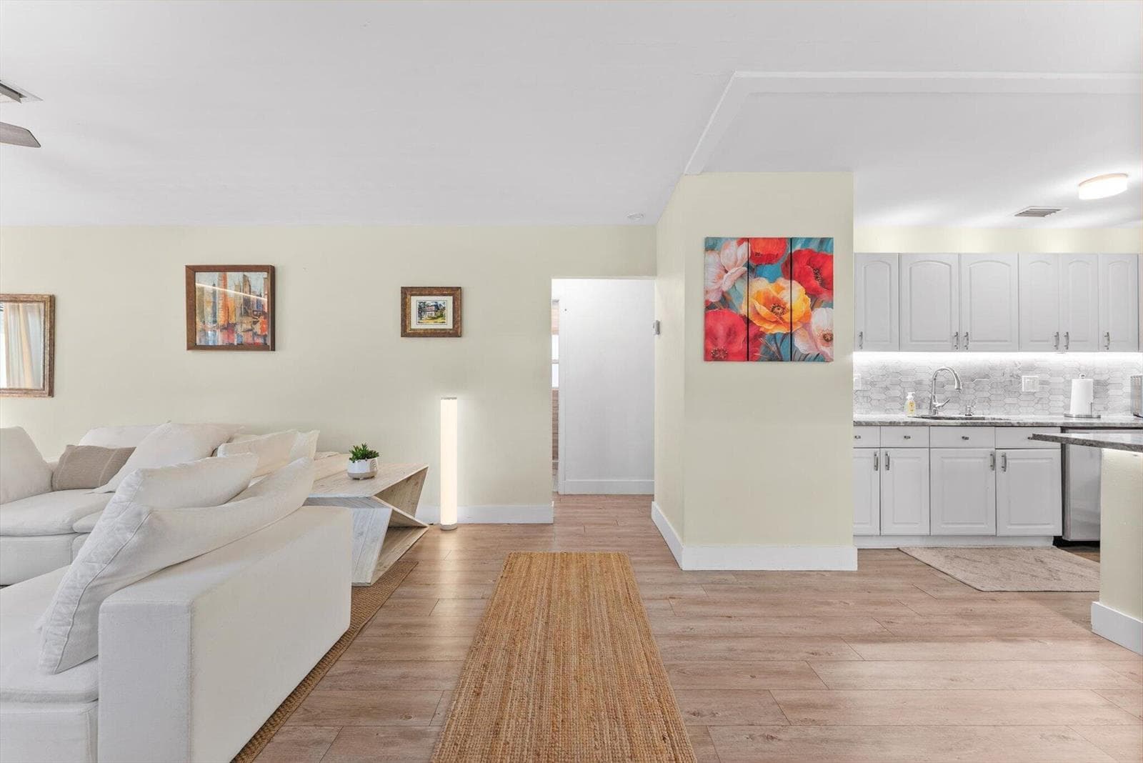 636 NE 16th Court, Fort Lauderdale FL 33305 photo 2