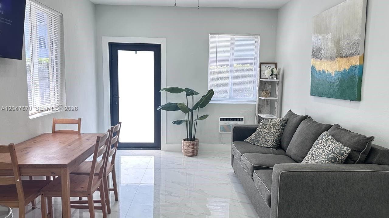 320 SW 29th Rd # Cottage, Miami FL 33129 photo 3