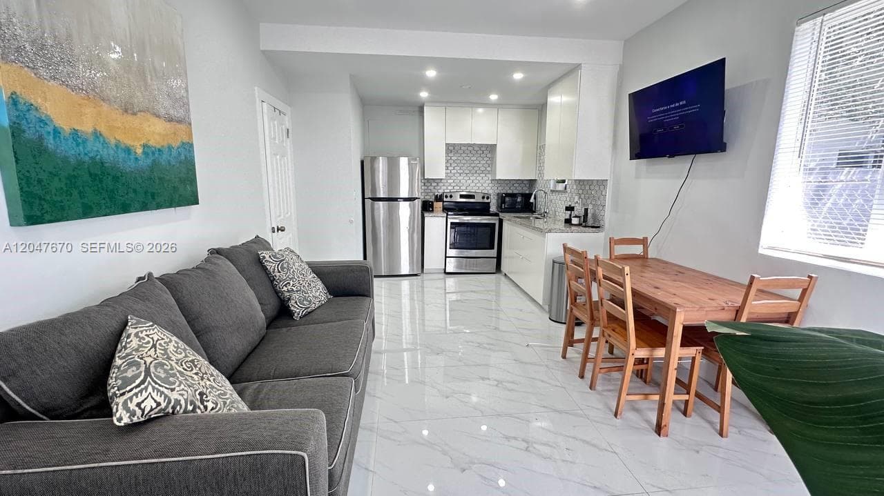320 SW 29th Rd # Cottage, Miami FL 33129
