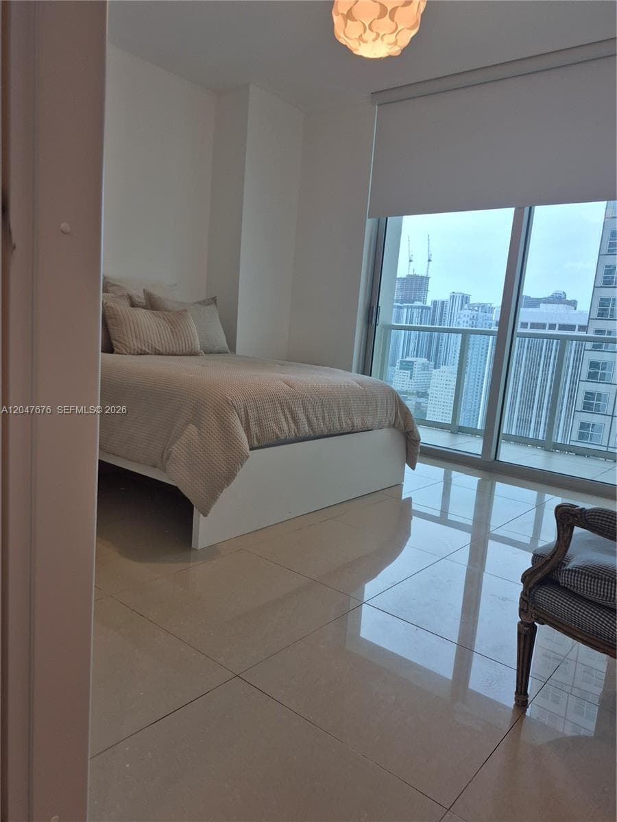 300 S Biscayne Blvd # T-2905, Miami, FL 33131 photo 3