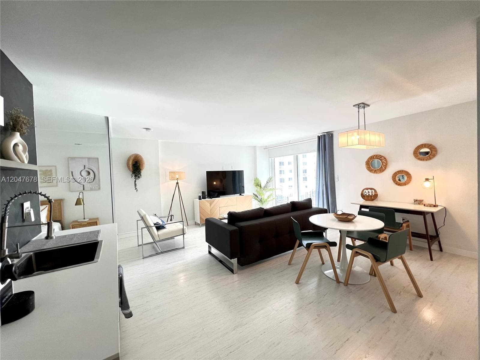 345 Ocean Dr # 525, Miami Beach FL 33139 photo 4