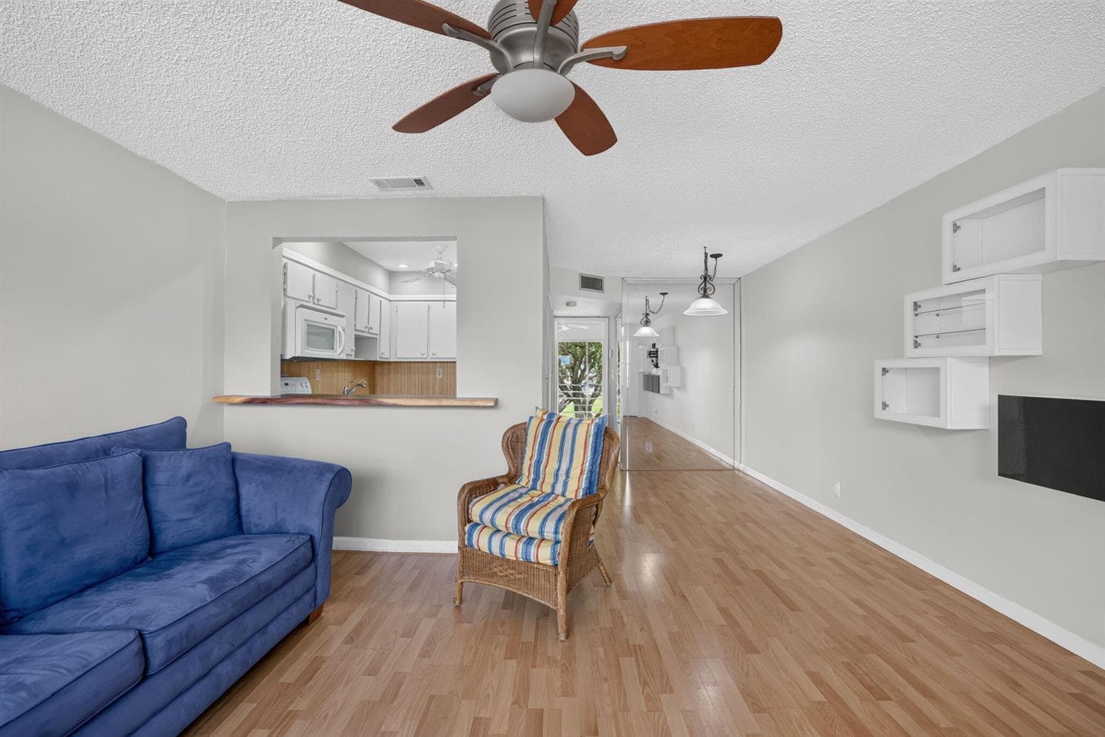 9141 Sunrise Lakes Boulevard # 210, Sunrise FL 33322 photo 4