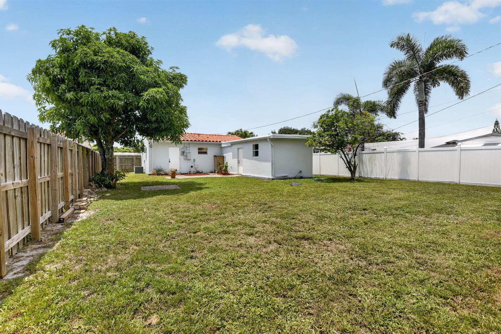 2427 Harding Street, Hollywood FL 33020 photo 3