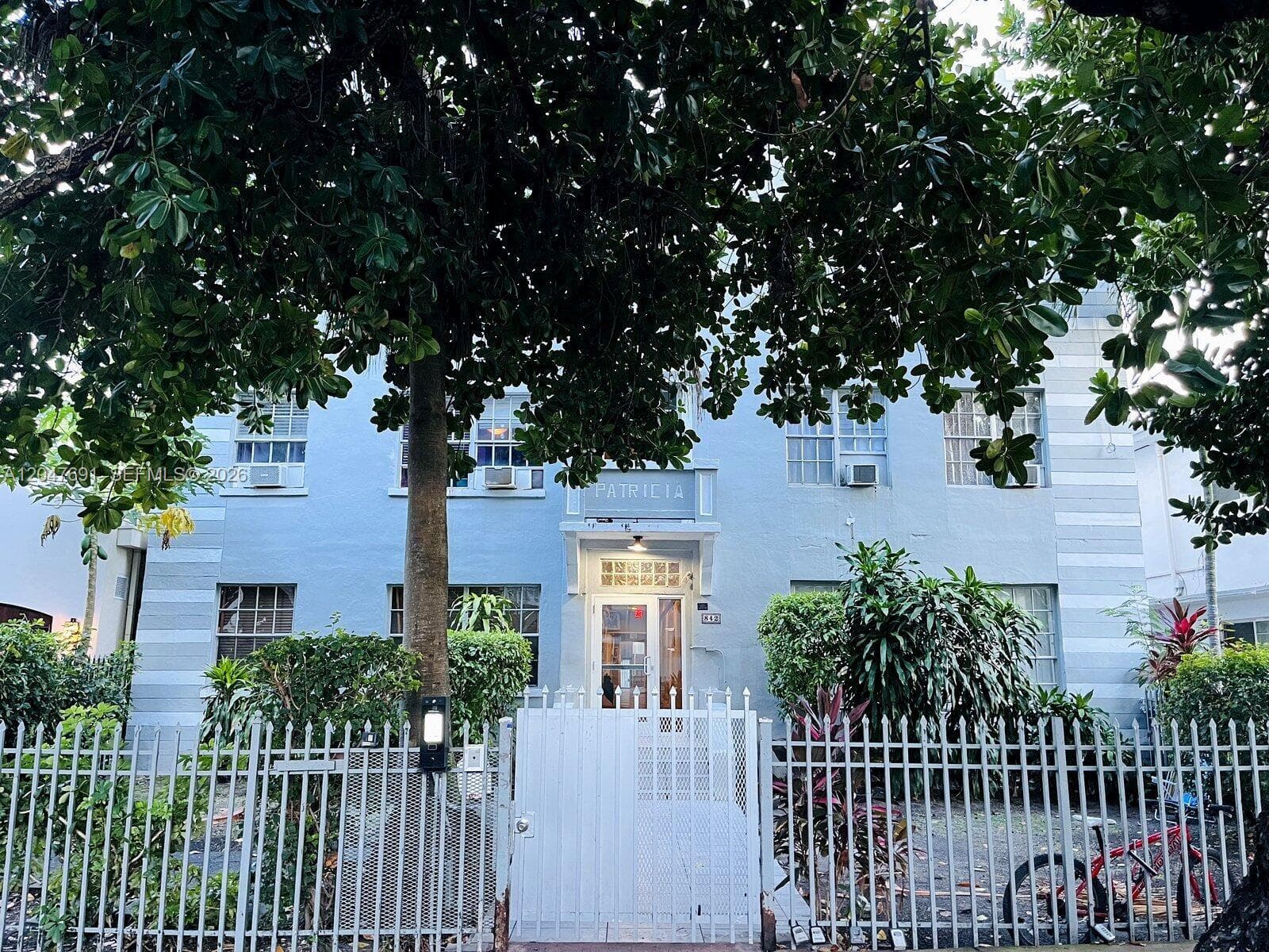 842 Meridian # 2F, Miami Beach FL 33139