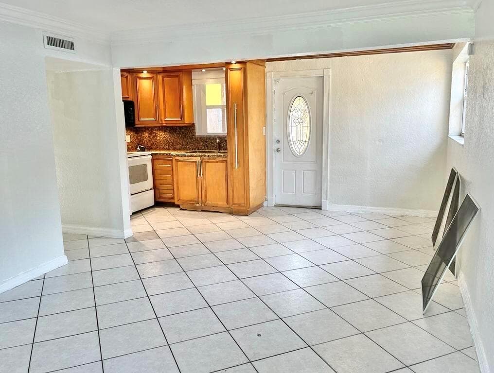 112 Newton Road, West Park FL 33023 photo 4