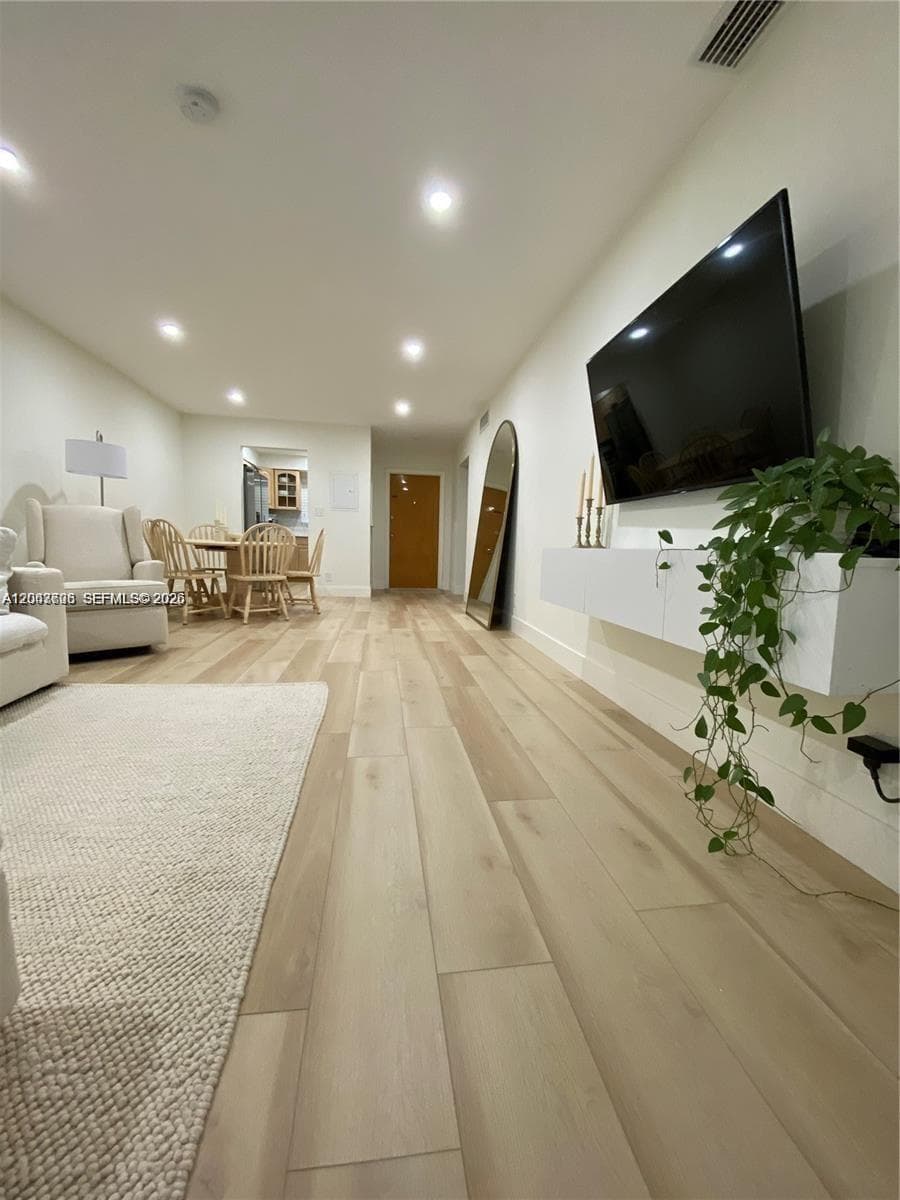 1200 Tallwood Ave # 302, Hollywood FL 33021 photo 4