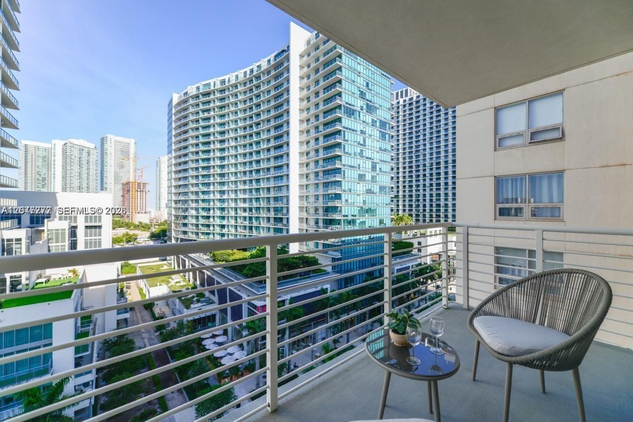 3250 NE 1st Ave # 901, Miami FL 33137 photo 3