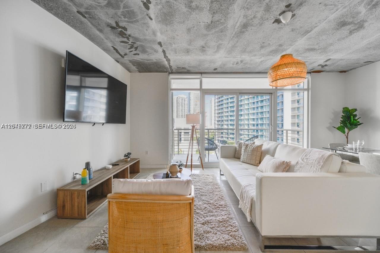 3250 NE 1st Ave # 901, Miami FL 33137