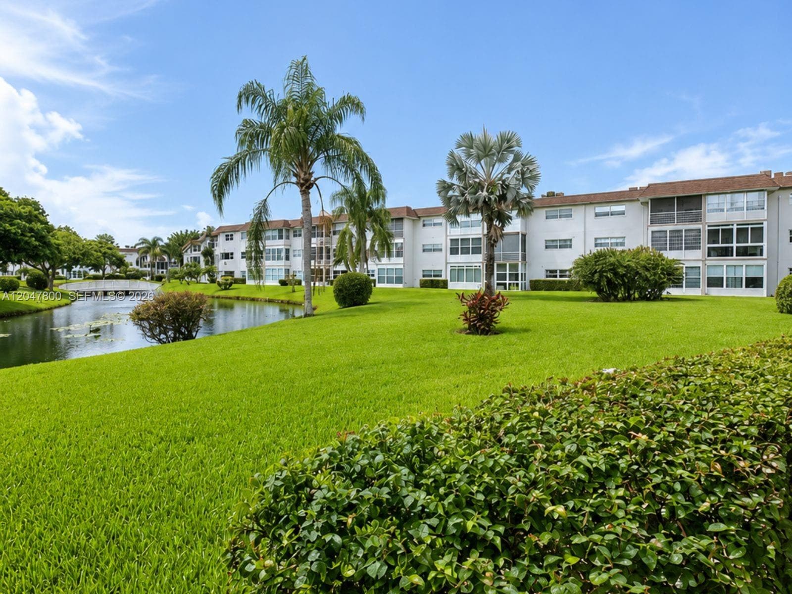 4700 NW 35th St # 411, Lauderdale Lakes FL 33319