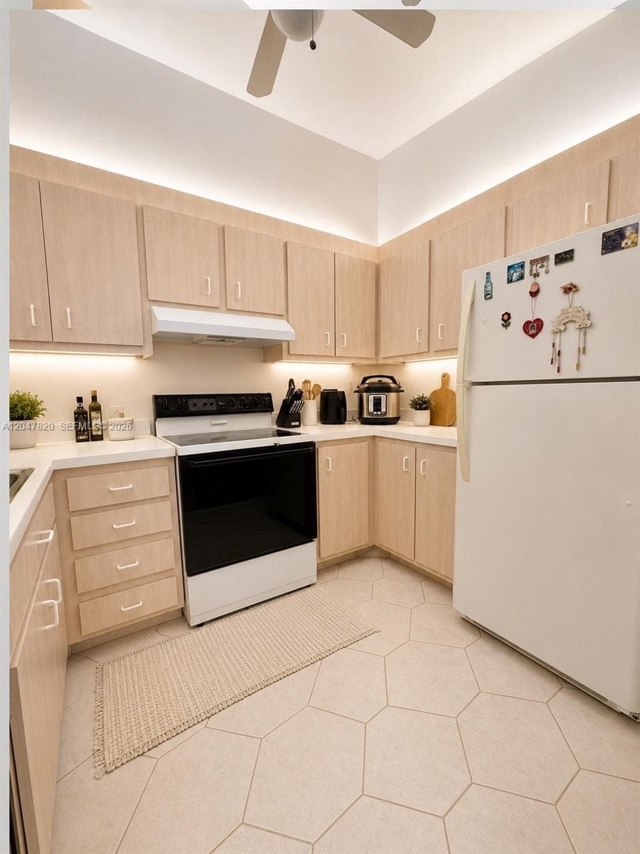 301 N Pine Island Rd # 220, Plantation FL 33324 photo 5