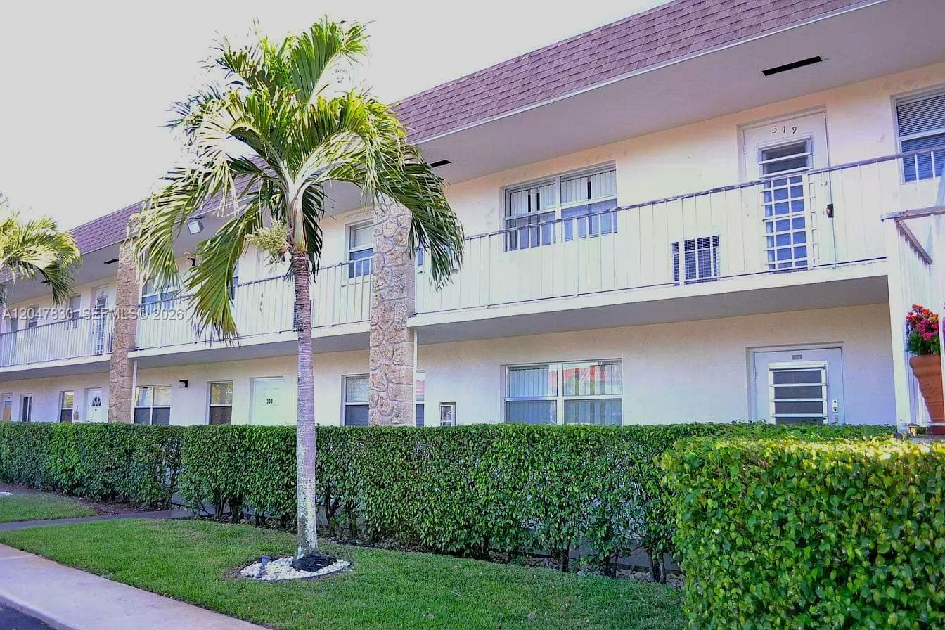 9855 Sandalfoot Blvd # 308, Boca Raton FL 33428