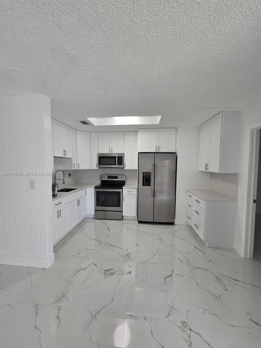13470 SW 24th St, Miami FL 33175 photo 4