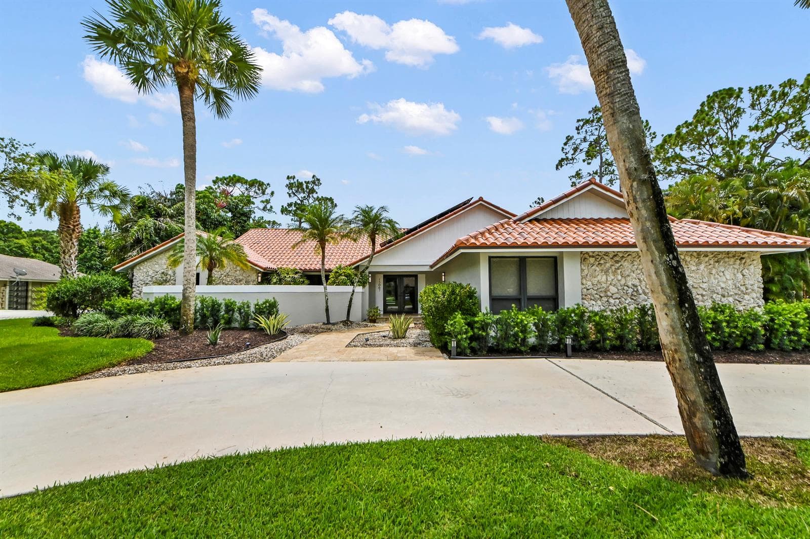 13067 Doubletree Circle, Wellington FL 33414 photo 2