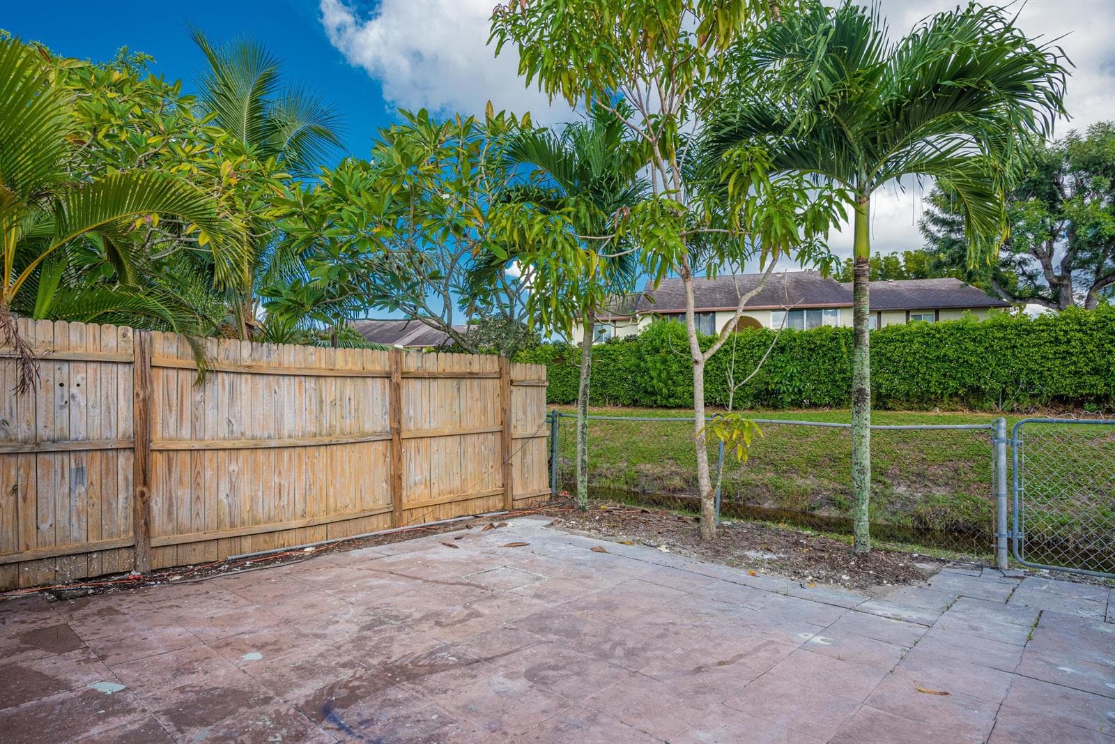5847 S 37th Street, FL 33463 photo 3