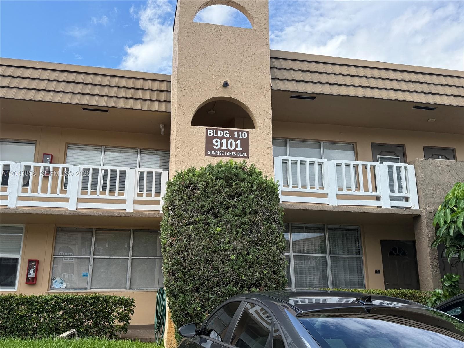 9101 Sunrise Lakes Blvd # 215, Sunrise FL 33322 photo 3