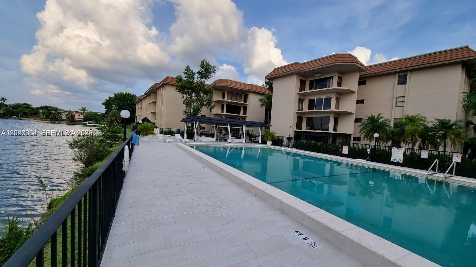 461 Ives Dairy Rd # 406-2, Miami, FL 33179 photo 3