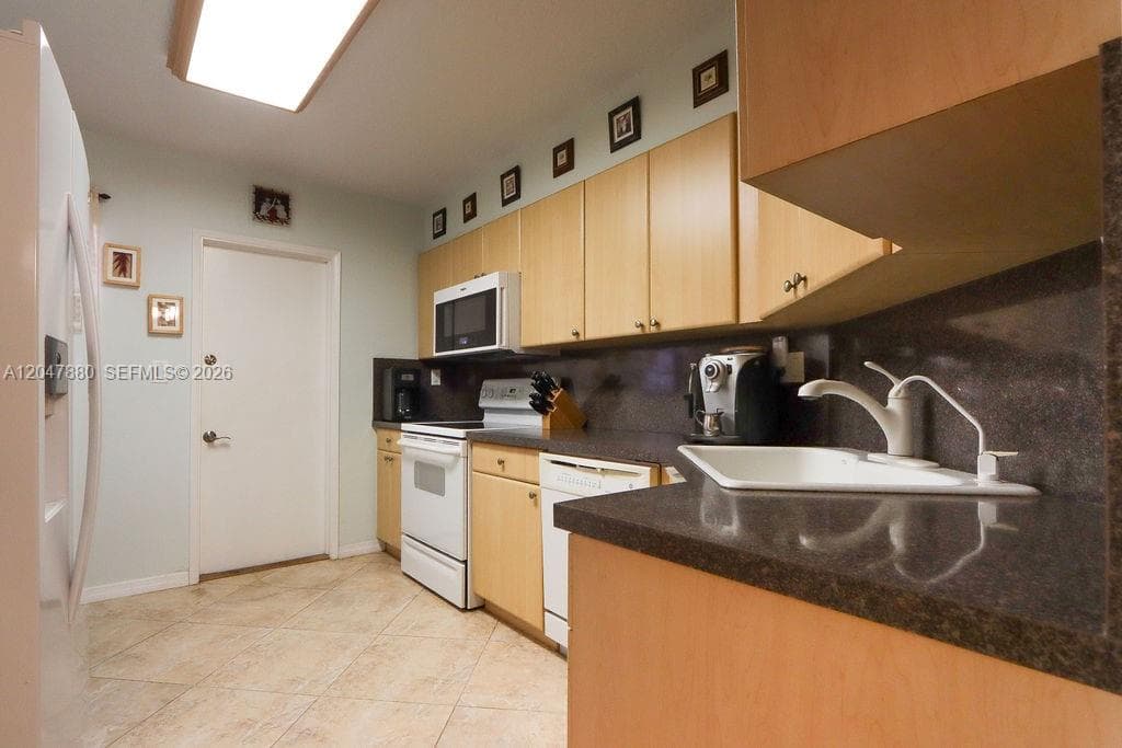 3575 Broken Woods Dr # 303, Coral Springs FL 33065 photo 5