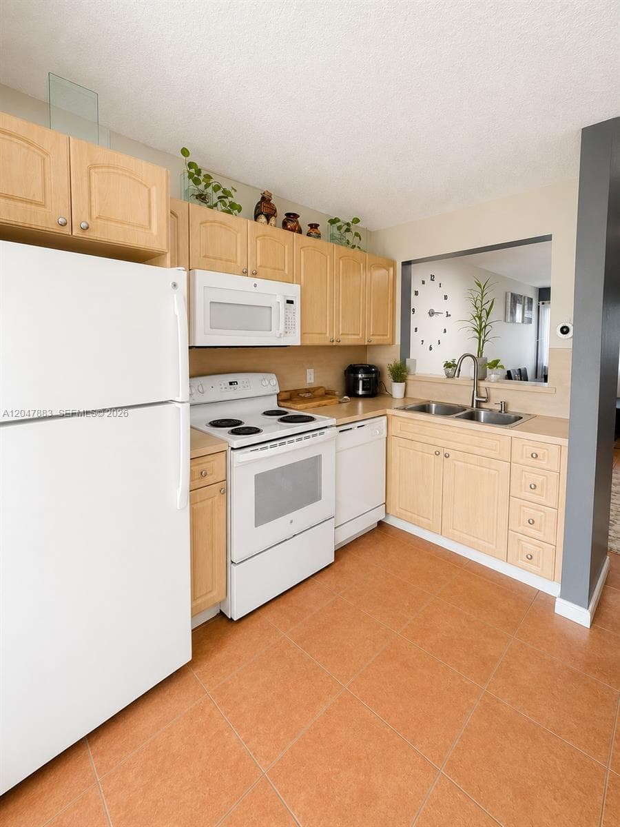 7830 NW 6th St # 103, Pembroke Pines FL 33024 photo 5