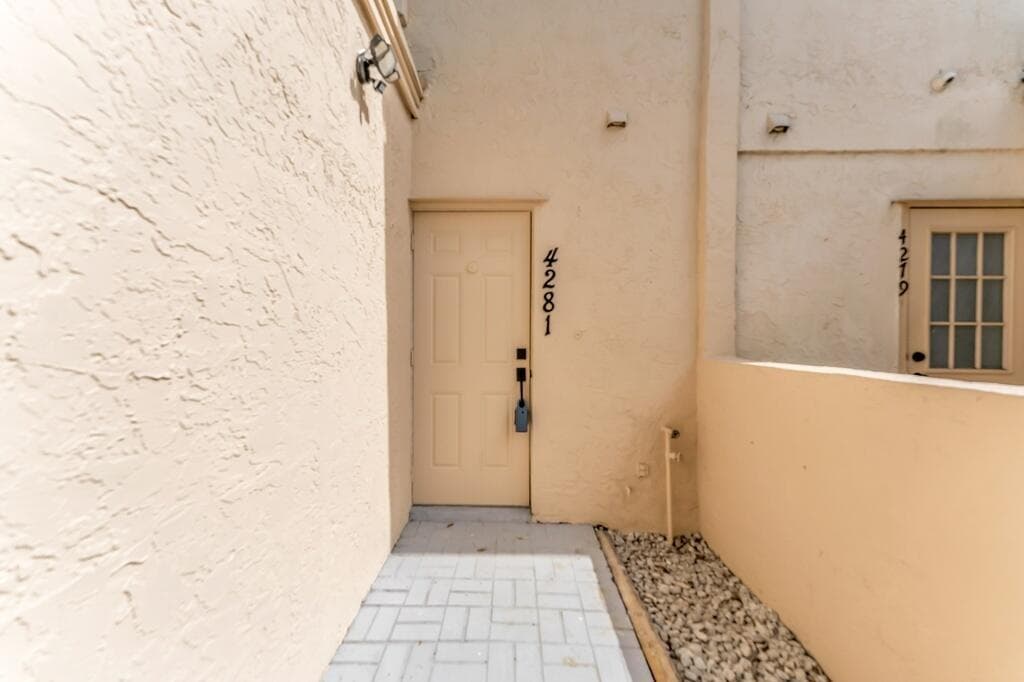 4281 NW 76th Avenue, Davie FL 33328 photo 3