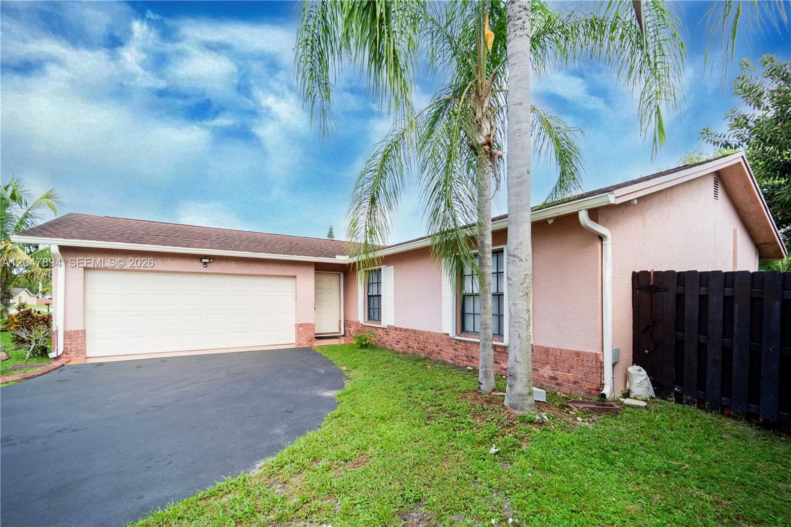 10815 NW 26th St, Sunrise FL 33322