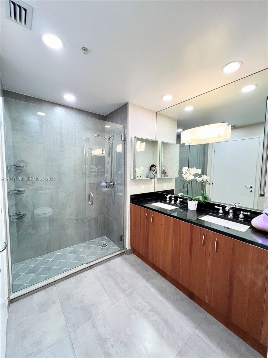 300 S Biscayne Blvd # 814, Miami FL 33131 photo 5