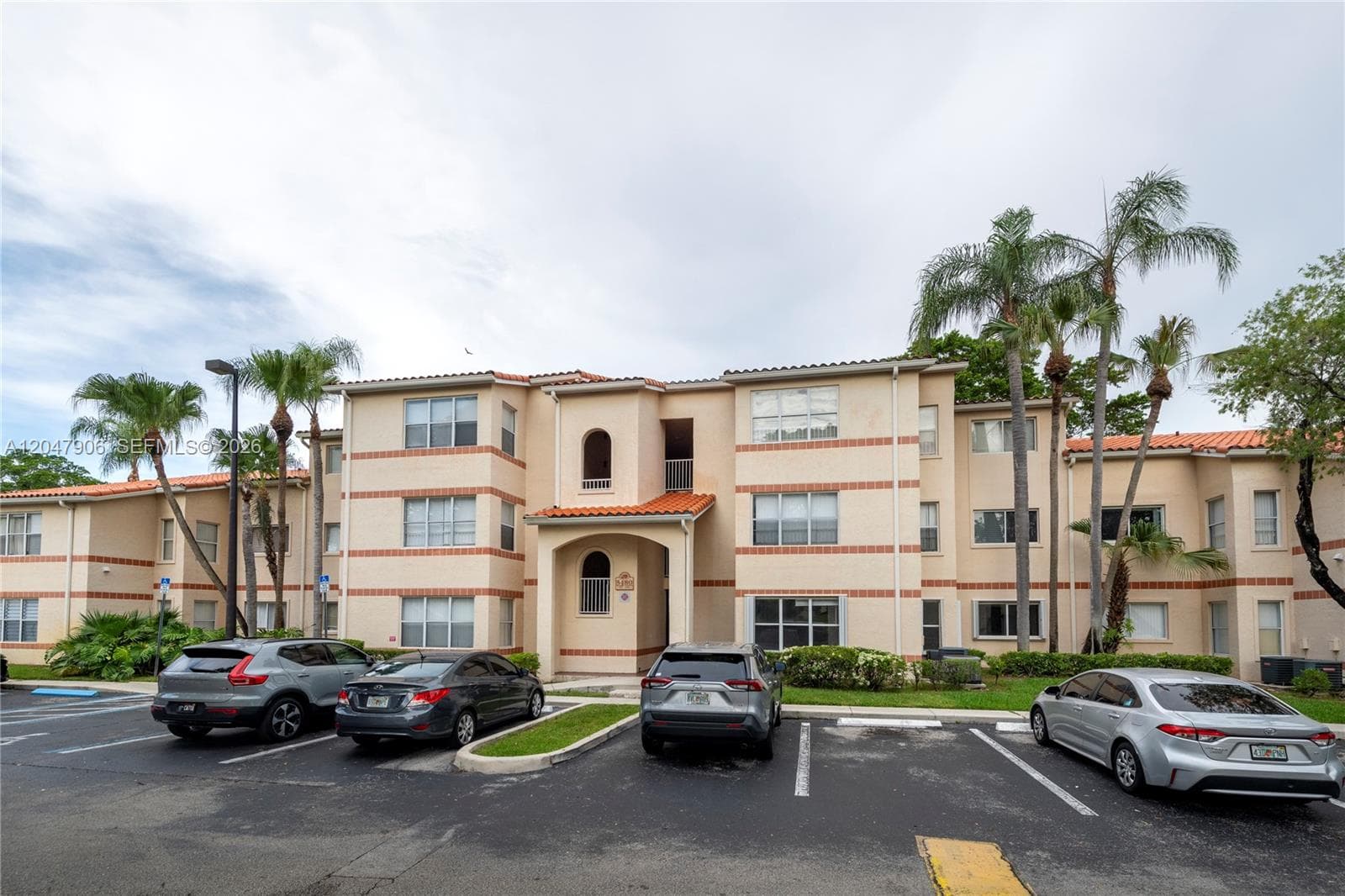 3480 N Pinewalk Dr N # 116, Margate FL 33063 photo 2