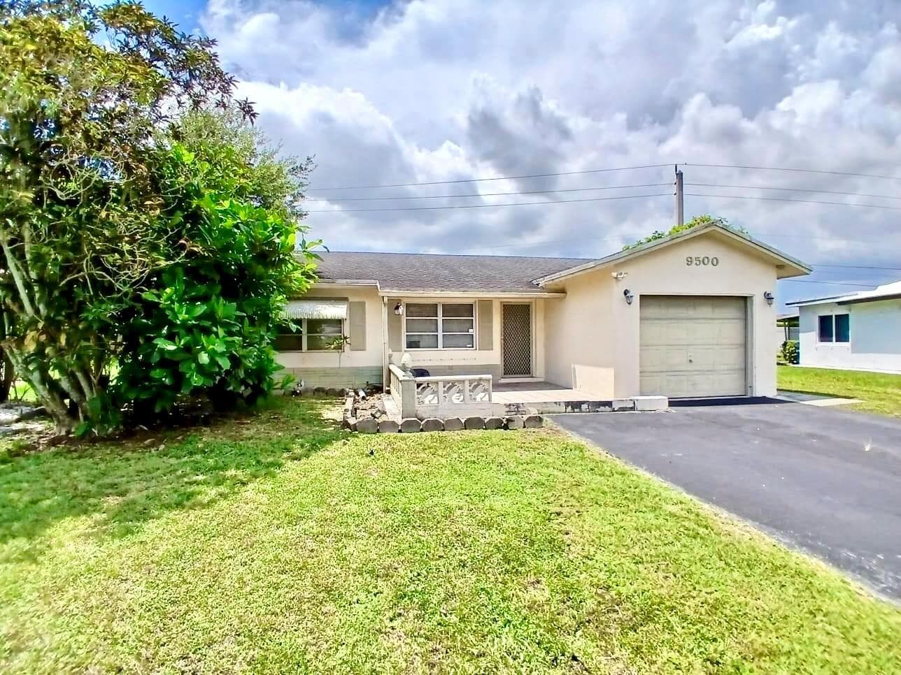 9500 NW 70th Street, Tamarac FL 33321 photo 2