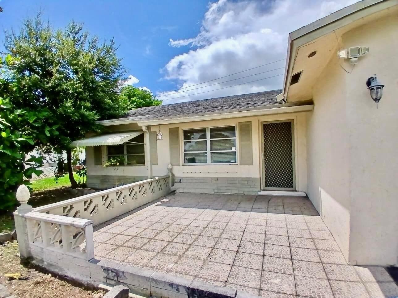 9500 NW 70th Street, Tamarac FL 33321 photo 3